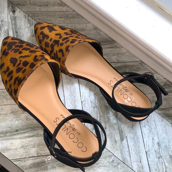 Coconuts by Matisse Leopard Print Pointed Toe, Ankle Strap Flats - Picture 5 of 10